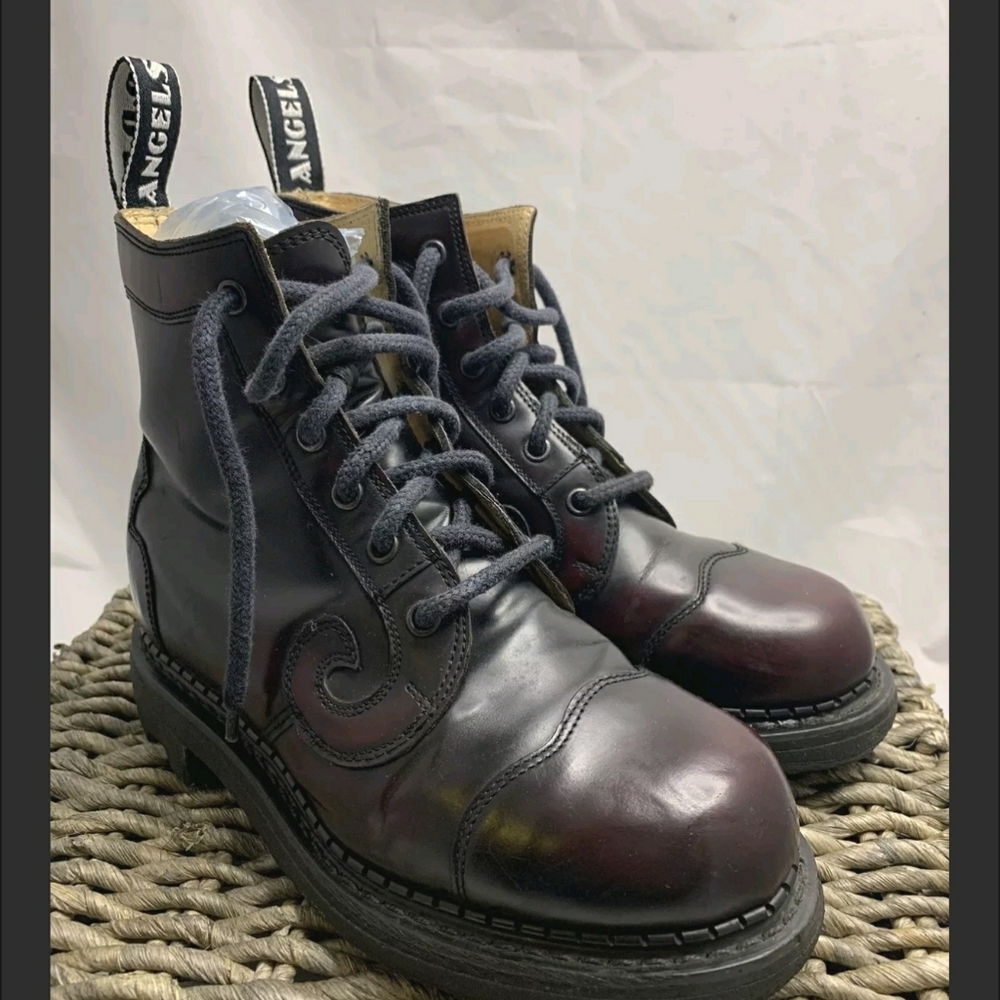 John Fluevog Angels Burgundy Derby Swirl 6 Eye Classic Derby Boot